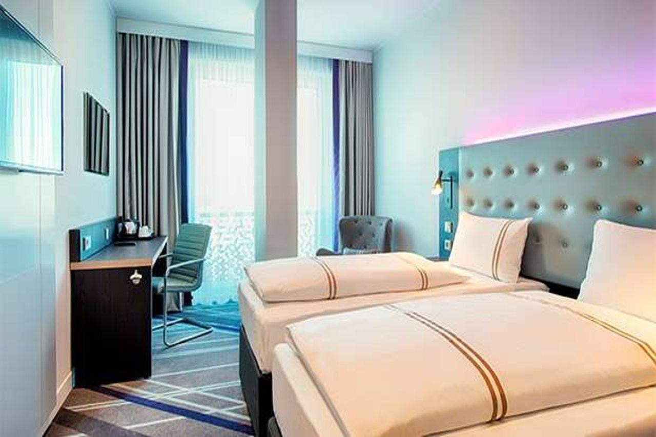 Premier Inn Luebeck City Stadtgraben Экстерьер фото