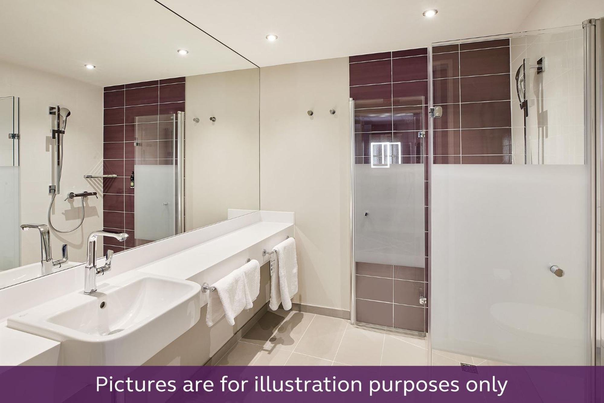 Premier Inn Luebeck City Stadtgraben Экстерьер фото