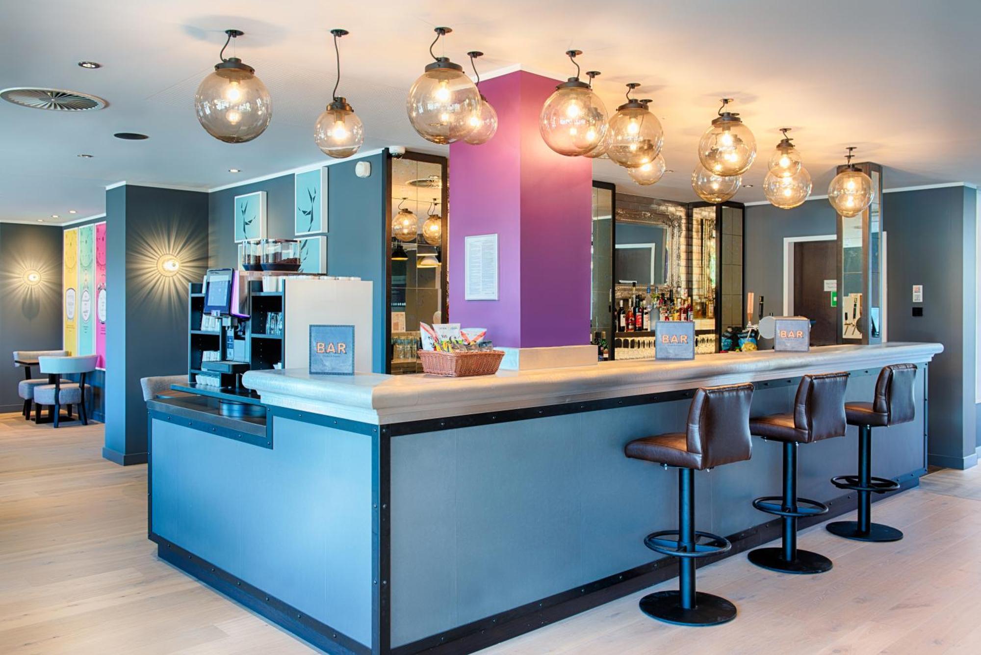 Premier Inn Luebeck City Stadtgraben Экстерьер фото