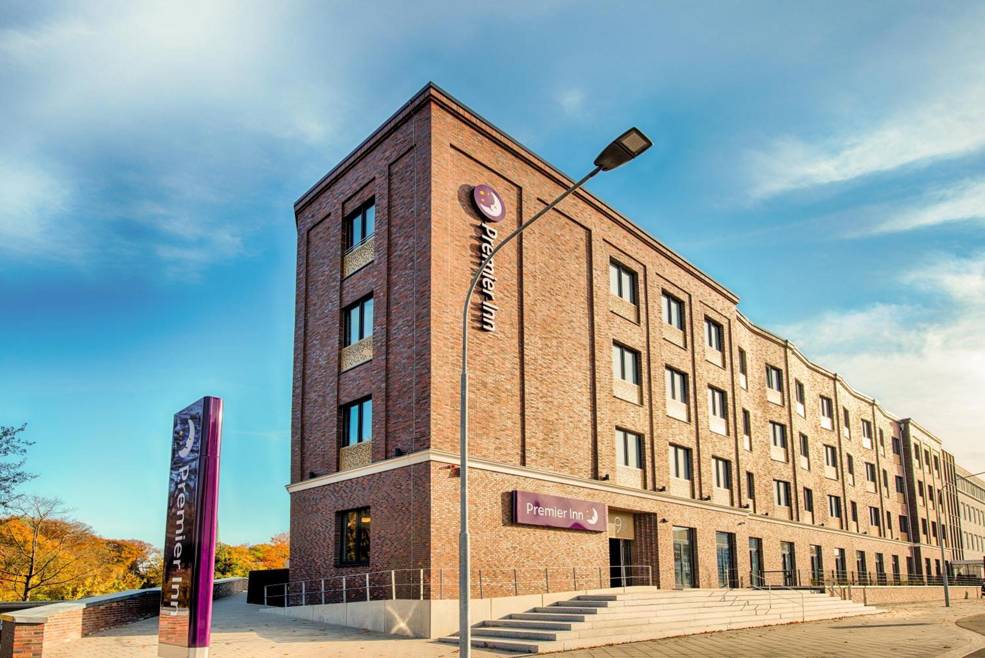 Premier Inn Luebeck City Stadtgraben Экстерьер фото