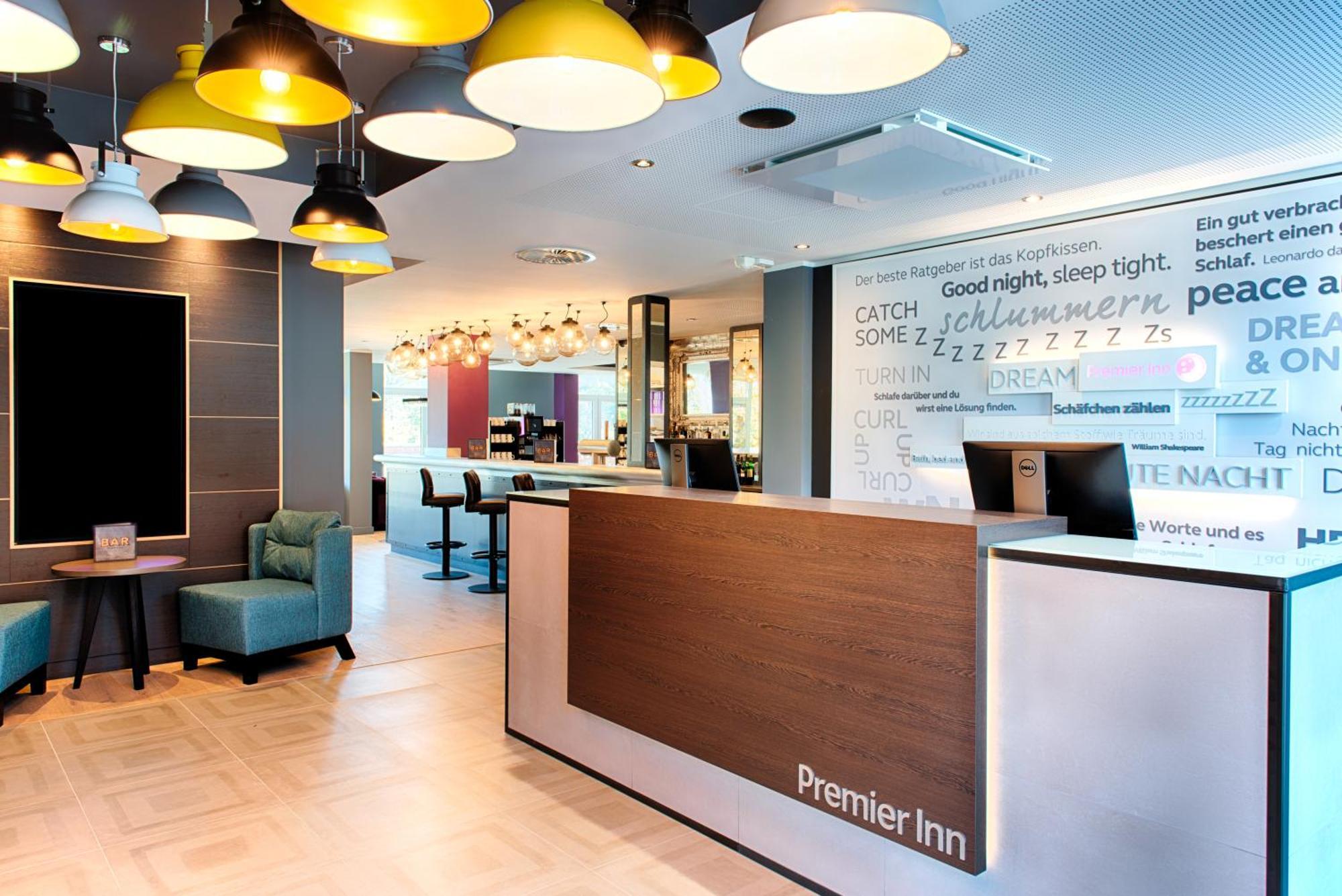 Premier Inn Luebeck City Stadtgraben Экстерьер фото